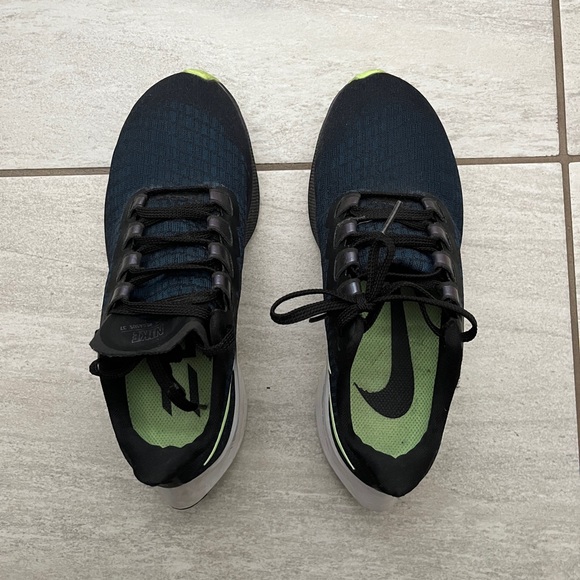 Nike Women’s Zoom Pegasus 37 - Picture 2 of 5